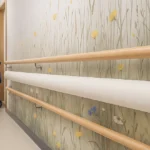 120H Guardamuro - guardasillas pasillo hospital clínico, OMV