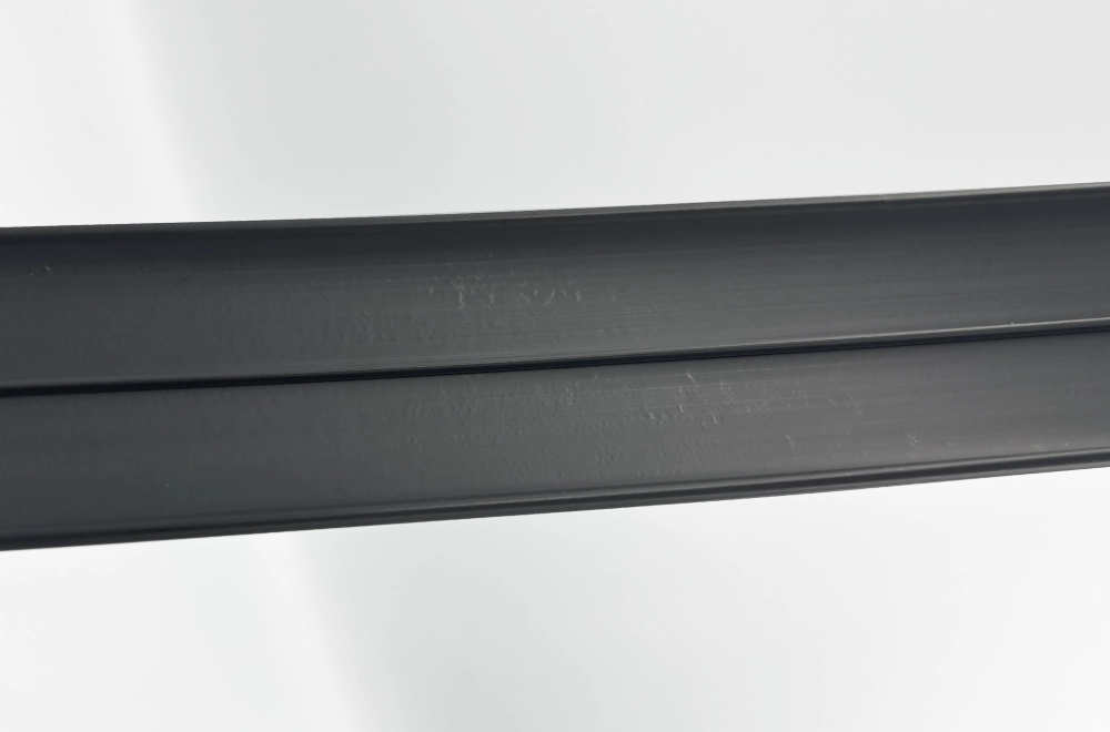 Cubrejunta Transición Simple Negro PVC Reverso