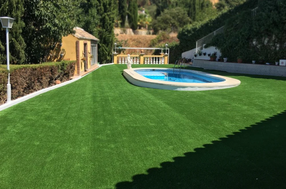 Jardín Exterior con PISCINA Pasto Sintético, OMV