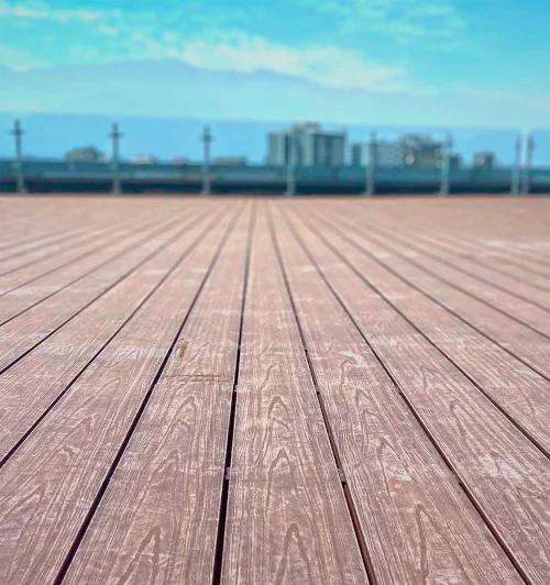 Deck WPC Rooftop Cornershop, OMV