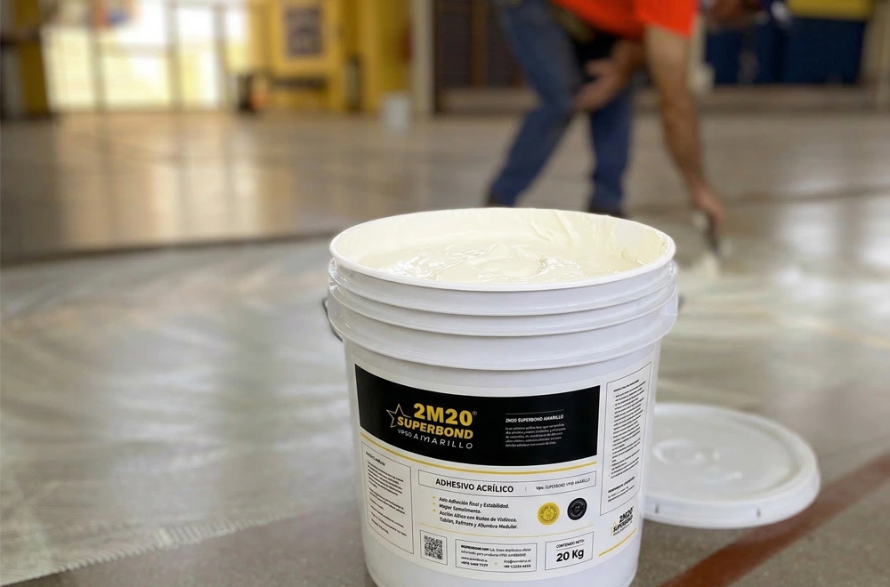 Adhesivo 2M20® SuperBond Amarillo balde - Instalación Gimnasio Colegio, OMV